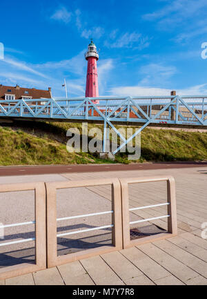 Promenade und Leuchtturm in Scheveningen, Den Haag, Südholland, Niederlande Stockfoto