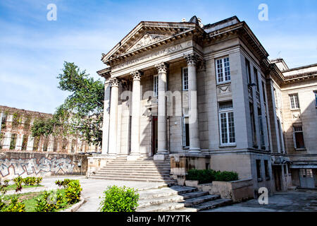 Havanna, Kuba - Dezember 12, 2016: Sociedad de la Cruz Roja (Gesellschaft des Roten Kreuzes) Stockfoto