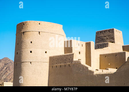 Bahla Fort in der Nähe von Nizwa - Sultanat Oman. Unesco-Weltkulturerbe. Stockfoto