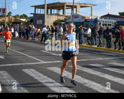 Athen, Griechenland - NOV. 13-2016: 34 nd Athen Classic Marathon. Über 50.000 Athleten aus Dutzenden von Ländern nahmen an der klassischen authentischen Marathon, N Stockfoto