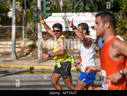 Athen, Griechenland - NOV. 13-2016: 34 nd Athen Classic Marathon. Über 50.000 Athleten aus Dutzenden von Ländern nahmen an der klassischen authentischen Marathon, N Stockfoto