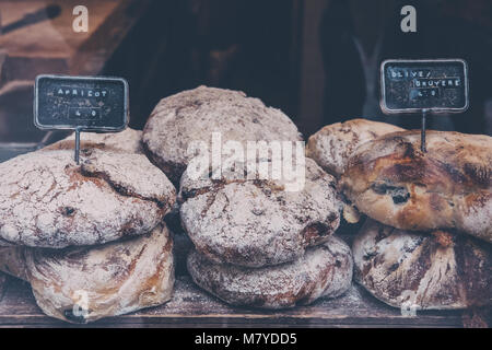 Frische Artisan Brot zum Verkauf. Stockfoto