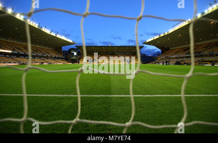 Eine allgemeine Ansicht innen Molineux vor dem Sky Bet Championship Match zwischen Wolverhampton Wanderers und Lesen. Stockfoto