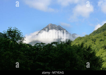Ein Blick auf einen Berg in den Pyrenäen Stockfoto