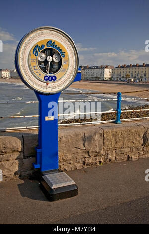 Altmodische Waagen auf Llandudno Pier, North Wales Küste Stockfoto