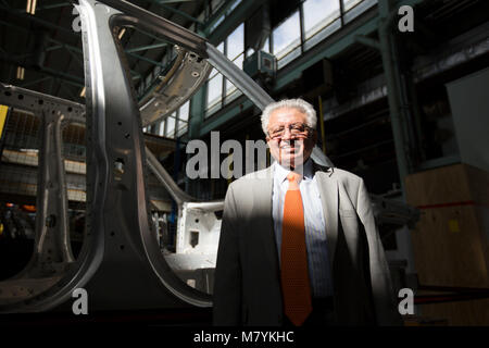 Herr Kumar Bhattacharyya in der Internationalen Manufacturing Center an der Universität von Warwick. Stockfoto