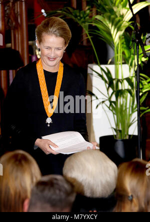 Rotterdam, Niederlande. 13 Mär, 2018. Vlaardingen, Niederlande, 13. März 2018. Prinzessin Mabel von Oranje an der Grote Kerk in Vlaardingen, am 13. März 2018, erhalten die Geuzenpenning für Ihre Organisation Mädchen nicht Bräute Credit: Albert Nieboer/Niederlande/Point de Vue, - KEINE LEITUNG SERVICE-Credit: Albert Nieboer/RoyalPress/dpa Quelle: dpa Picture alliance/Alamy Live News/dpa/Alamy leben Nachrichten Stockfoto