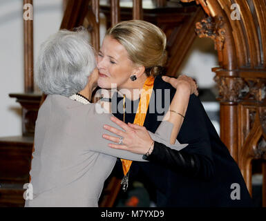 Rotterdam, Niederlande. 13 Mär, 2018. Vlaardingen, Niederlande, 13. März 2018. Prinzessin Mabel von Oranje an der Grote Kerk in Vlaardingen, am 13. März 2018, erhalten die Geuzenpenning für Ihre Organisation Mädchen nicht Bräute Credit: Albert Nieboer/Niederlande/Point de Vue, - KEINE LEITUNG SERVICE-Credit: Albert Nieboer/RoyalPress/dpa Quelle: dpa Picture alliance/Alamy Live News/dpa/Alamy leben Nachrichten Stockfoto