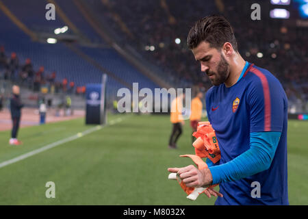 Alisson Ramses Becker von der Roma während der Uefa Champions League die Runde der 16 zweiten Bein Übereinstimmung zwischen Roma 1-0 Shakhtar Donetsk im Olympiastadion am 13. März 2018 in Rom, Italien. (Foto von Maurizio Borsari/LBA) Stockfoto