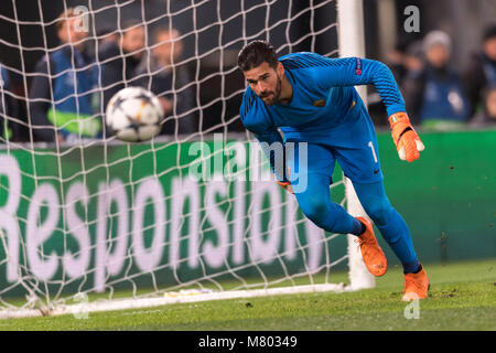 Alisson Ramses Becker von der Roma während der Uefa Champions League die Runde der 16 zweiten Bein Übereinstimmung zwischen Roma 1-0 Shakhtar Donetsk im Olympiastadion am 13. März 2018 in Rom, Italien. (Foto von Maurizio Borsari/LBA) Stockfoto