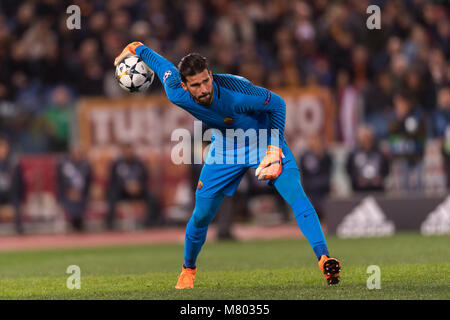 Alisson Ramses Becker von der Roma während der Uefa Champions League die Runde der 16 zweiten Bein Übereinstimmung zwischen Roma 1-0 Shakhtar Donetsk im Olympiastadion am 13. März 2018 in Rom, Italien. (Foto von Maurizio Borsari/LBA) Stockfoto