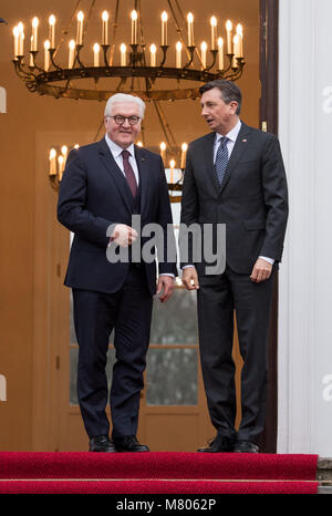 Berlin, Deutschland. 14 Mär, 2018. Deutsche Präsident Frank-Walter Steinmeier (l) und Borut Pahor, Präsident von Slowenien, treffen auf Schloss Bellevue. Foto: Bernd von Jutrczenka/dpa Quelle: dpa Picture alliance/Alamy leben Nachrichten Stockfoto