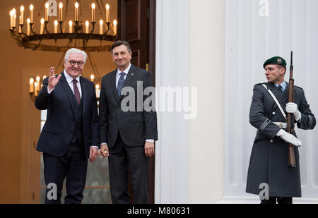 Berlin, Deutschland. 14 Mär, 2018. Deutsche Präsident Frank-Walter Steinmeier (l) und Borut Pahor, Präsident von Slowenien, treffen auf Schloss Bellevue. Foto: Bernd von Jutrczenka/dpa Quelle: dpa Picture alliance/Alamy leben Nachrichten Stockfoto