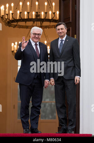 Berlin, Deutschland. 14 Mär, 2018. Deutsche Präsident Frank-Walter Steinmeier (l) und Borut Pahor, Präsident von Slowenien, treffen auf Schloss Bellevue. Foto: Bernd von Jutrczenka/dpa Quelle: dpa Picture alliance/Alamy leben Nachrichten Stockfoto