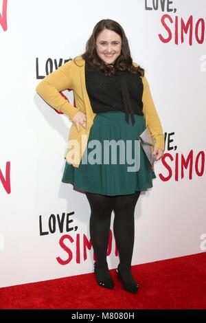 Los Angeles, CA, USA. 13 Mär, 2018. Becky Albertalli in der Ankunftshalle für Liebe, SIMON Screening, Westfield Century City, Los Angeles, CA 13 März, 2018. Credit: Priscilla Grant/Everett Collection/Alamy leben Nachrichten Stockfoto