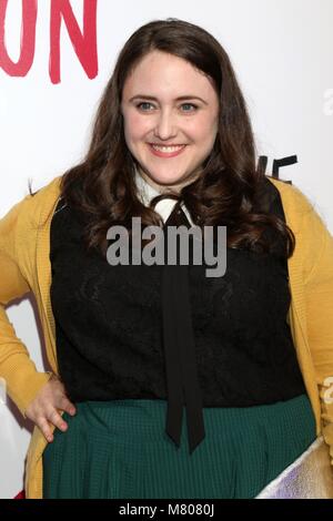 Los Angeles, CA, USA. 13 Mär, 2018. Becky Albertalli in der Ankunftshalle für Liebe, SIMON Screening, Westfield Century City, Los Angeles, CA 13 März, 2018. Credit: Priscilla Grant/Everett Collection/Alamy leben Nachrichten Stockfoto