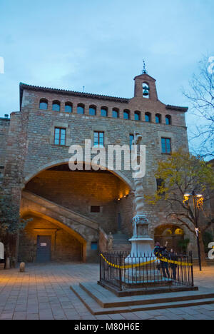 Jardins de Rubio ich Lluch, Garten mit La Capella Museum und National Bibliothek von Katalonien, El Raval, Barcelona, Katalonien, Spanien Stockfoto