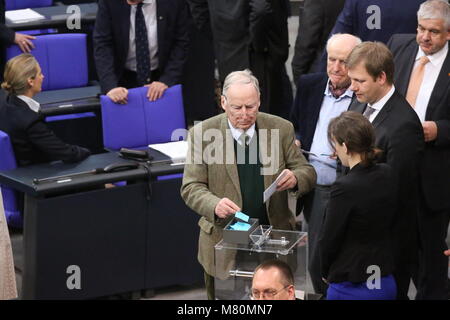 Berlin, Deutschland. 14 Mär, 2018. Angela Merkel (CDU) wurde zum vierten Mal heute als Bundeskanzler in der Bundesrepublik Tag in Berlin gewählt. Quelle: Simone Kuhlmey/Pacific Press/Alamy leben Nachrichten Stockfoto