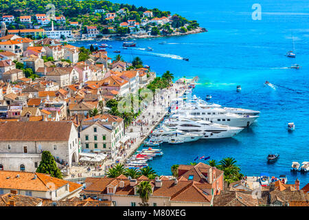 Malerische Aussicht auf tolle bunte Landschaft in der Stadt Hvar, Kroatien Mittelmeer. Stockfoto