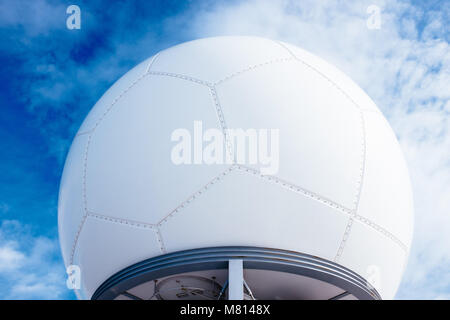 Wetterstation von Monte Lema im Tessin, mit Schnee, Schweiz Stockfoto