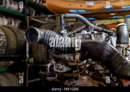 Auto Motor, Konzept des modernen Fahrzeug Motor mit Metall, Chrom, Kunststoffteile, Schwerindustrie, Stockfoto