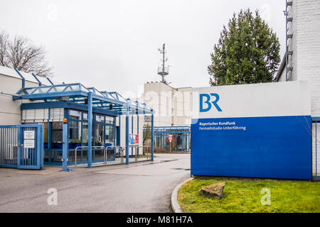 München/Deutschland - vom 16. Februar 2018: Der Bayerische Rundfunk sendet aus Unterfoehrung durch München Stockfoto