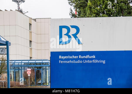 München/Deutschland - vom 16. Februar 2018: Der Bayerische Rundfunk sendet aus Unterfoehrung durch München Stockfoto