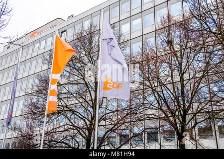 München/Deutschland - vom 16. Februar 2018: Das ZDF ist Rundfunk aus Unterfoehrung durch München Stockfoto