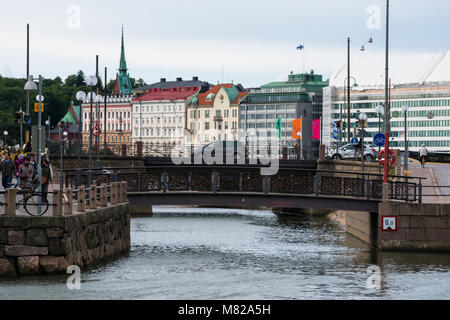 Helsinki, Finnland. August 26, 2017. Blick auf Helsinki alten Gebäuden und Brücken Stockfoto