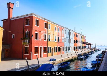 Farbige Häuser Ansicht. Insel Burano, Venedig. Traditionelle italienische Landschaft. Stockfoto