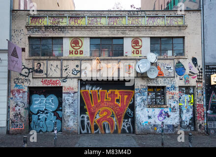 Graffiti an der Fassade des Gebäudes, Berlin, Deutschland Stockfoto