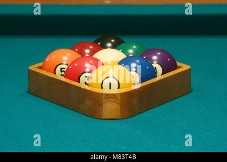 Wracked Kugeln für ein Spiel des 9 Ball set Stockfoto