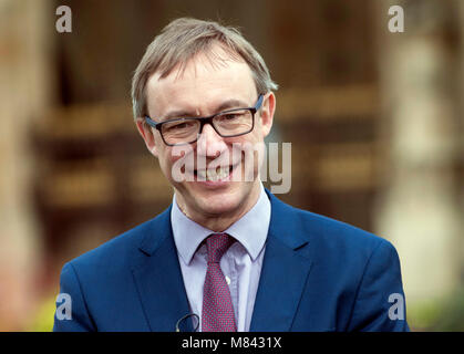 London, UK, 13/03/2018 Paul Gavin Johnson, Wirtschaftswissenschaftler, Experten kommentieren Philip Hammond's Spring Aussage bei den Häusern des Parlaments Stockfoto