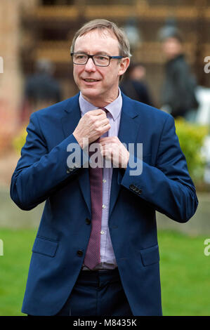 London, UK, 13/03/2018 Paul Gavin Johnson, Wirtschaftswissenschaftler, Experten kommentieren Philip Hammond's Spring Aussage bei den Häusern des Parlaments Stockfoto