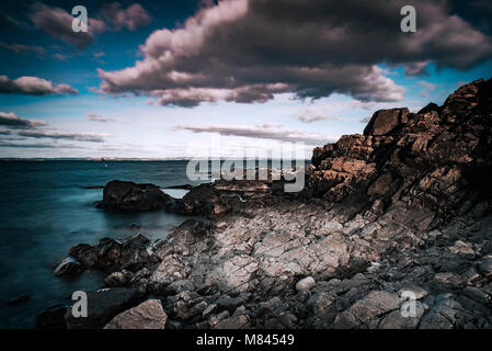 Dramatische Landschaft auf Arild Strand in Schweden. Stockfoto