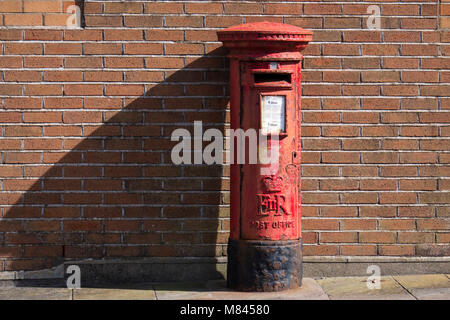 Verfallene Pillarbox letterbox Stockfoto