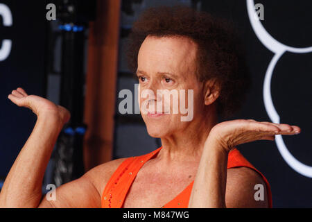 Richard Simmons besucht die 2013 MTV Video Music Awards am Barclays Center am 25. August 2013 im Brooklyn Borough von New York City. Stockfoto