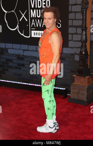 Richard Simmons besucht die 2013 MTV Video Music Awards am Barclays Center am 25. August 2013 im Brooklyn Borough von New York City. Stockfoto