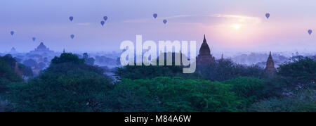 Panoramablick auf die Bagan Tempel, Myanmar Stockfoto