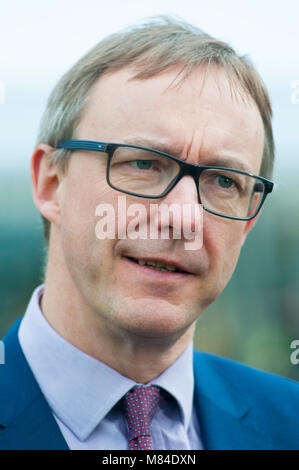 London, UK, 13/03/2018 Paul Gavin Johnson, Wirtschaftswissenschaftler, Experten kommentieren Philip Hammond's Spring Aussage bei den Häusern des Parlaments Stockfoto