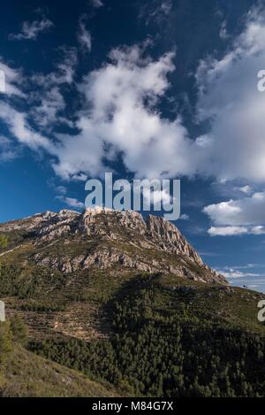 Puig Campana peak West Gesicht (1,410 m), Finestrat, Costa Blanca, Provinz Alicante, Spanien, Europa Stockfoto