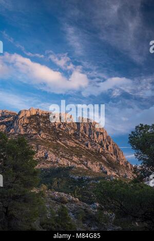 Puig Campana peak West Gesicht (1,410 m), Finestrat, Costa Blanca, Provinz Alicante, Spanien, Europa Stockfoto