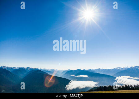 Die Aussicht nach Süden auf einem sonnigen Herbst Tag von Hurricane Ridge in Olympic National Park, Washington State, USA. Stockfoto