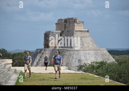 Ein Blick auf die Pyramide des Zauberers von Governor's Palace in Uxmal, Mexiko Stockfoto