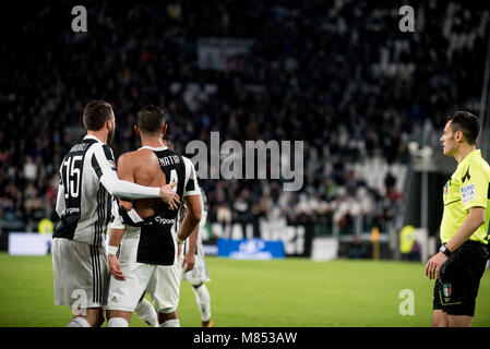 Turin, Italien. 14 Mär, 2018. Prairie Benatia (Juventus FC) während der Serie A Mathc vs Juventus Turin Atalanta. Juventus Turin gewann 2-0 bei der Allianz Stadion, in Turin, 14. März 2018 Credit: Alberto Gandolfo/Pacific Press/Alamy leben Nachrichten Stockfoto