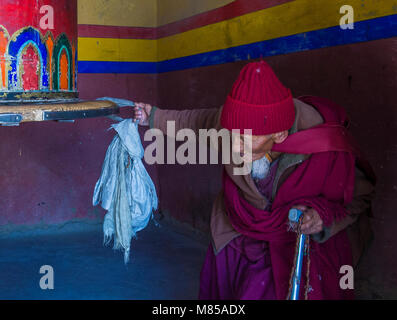 LEH, INDIEN - 20. SEPTEMBER 2017: Portraite der Ladakhischen Frau während des Ladakh Festivals in Leh Indien am 20. September 2017 Stockfoto