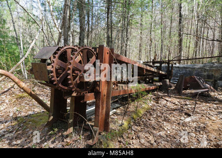 Werkzeug Förderband an der verlassenen Redstone Granitsteinbruch in Conway, New Hampshire USA. Stockfoto