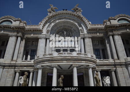 Vorderansicht des Palacio de Bellas Artes in Mexico City, Mexiko Stockfoto