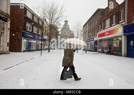 Tiverton bekommt einen Geschmack von Schnee, Sturm Emma und das Tier aus dem Osten, trägt es sich Zähne und decken den Südwesten Englands unter Schnee. Die extr Stockfoto