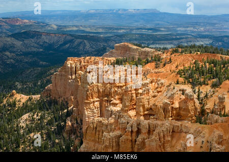 Inspiration Point bietet einen atemberaubenden Vogelperspektive der Tausenden von Hoodoos im Bryce Canyon National Park Amphitheater. Stockfoto